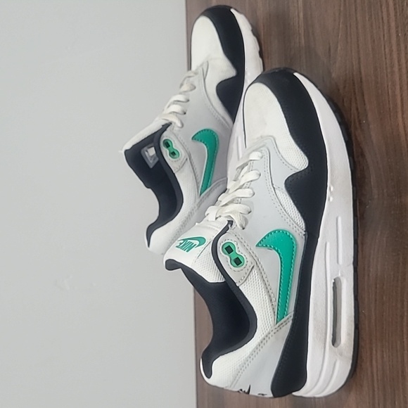 💚🖤Kids Nike Air Max 1, size 4.5🖤💚 - Picture 4 of 7